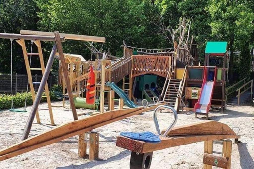 La Cabane, Дюрби Екстериор снимка